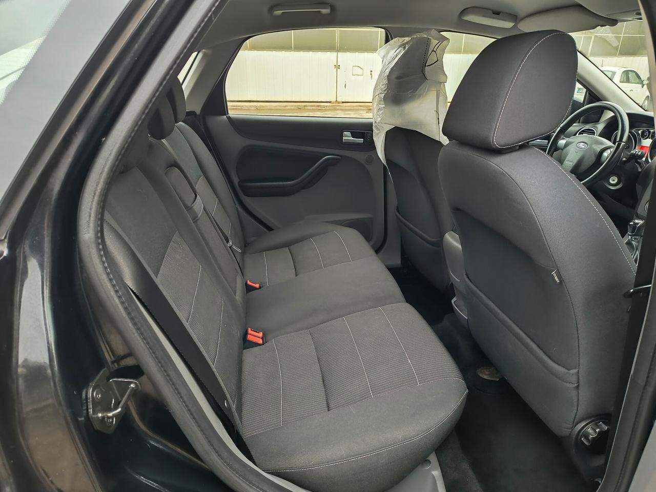 Ford Focus 1.6 Ti-VCT 5p. Benzina