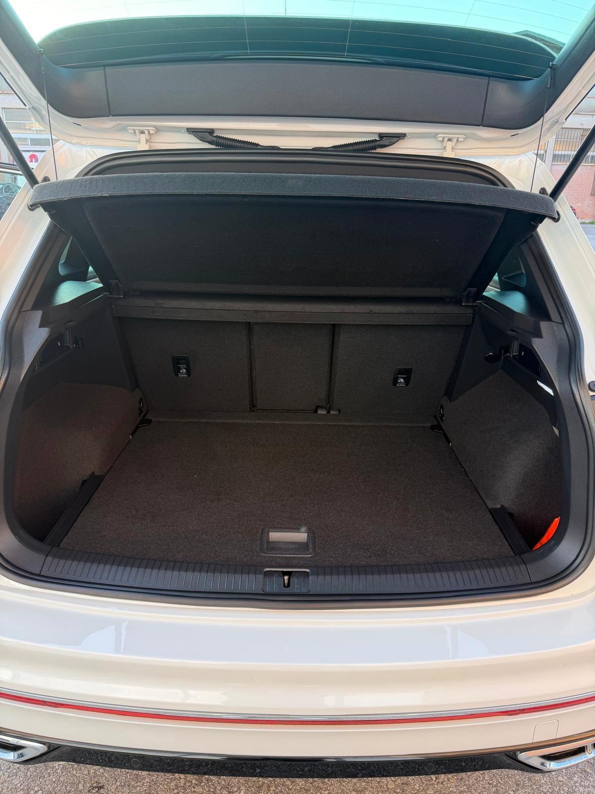 Volkswagen Tiguan 2.0 TDI 150 CV SCR DSG R-Line BIANCO PERLATO