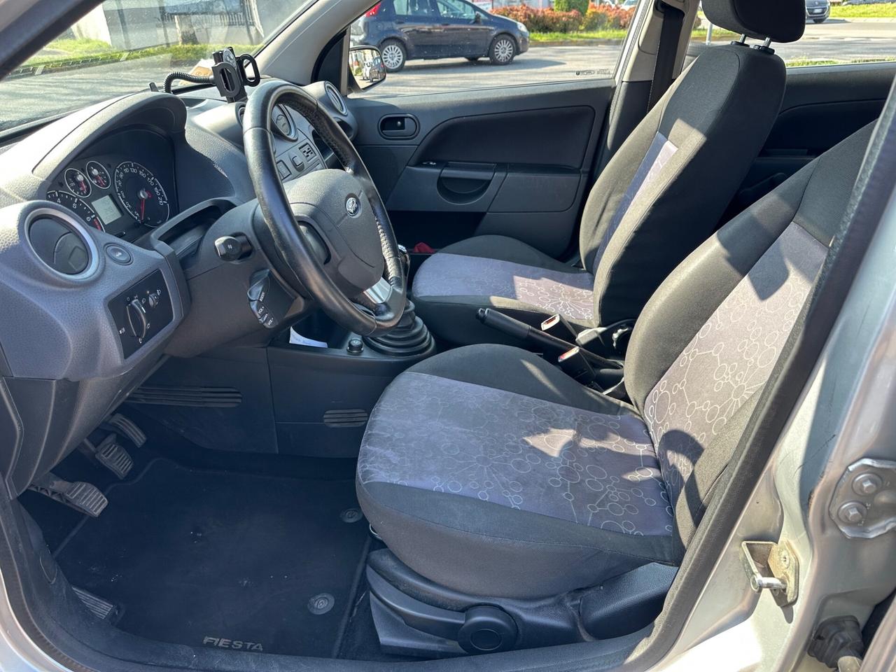 Ford Fiesta 1.2 BENZINA - NEOPATENTATI