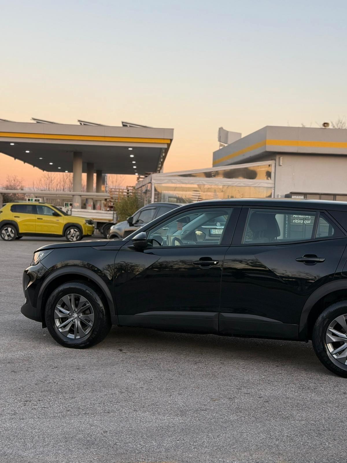 Peugeot 2008 EAT8 allure gt automatica iva esposta