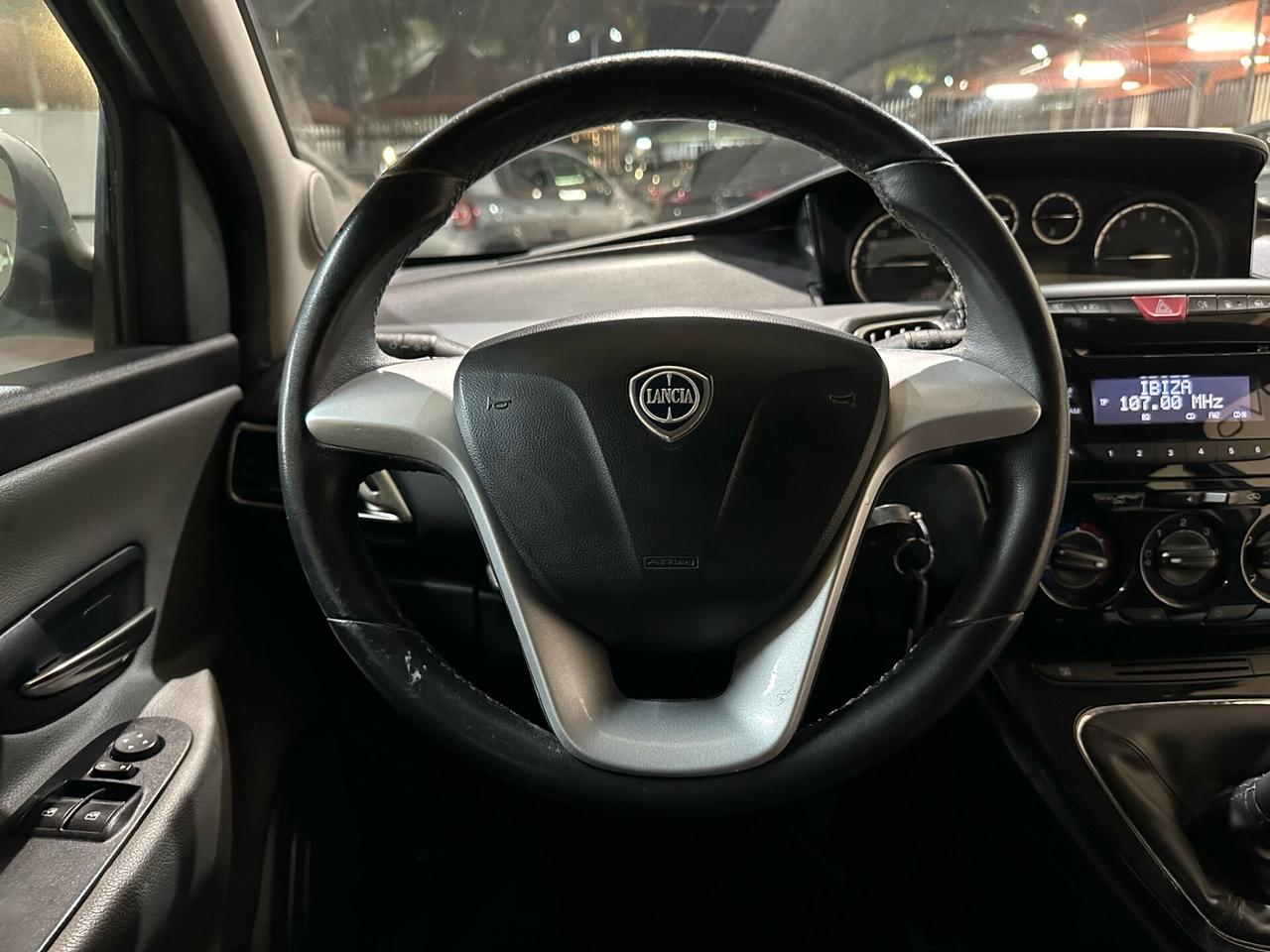 Lancia Ypsilon 1.2 69 CV 5 porte GPL Ecochic Silver