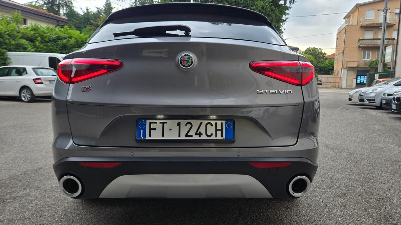 Alfa Romeo Stelvio 2.2 Turbodiesel 210 CV AT8 Q4 Executive