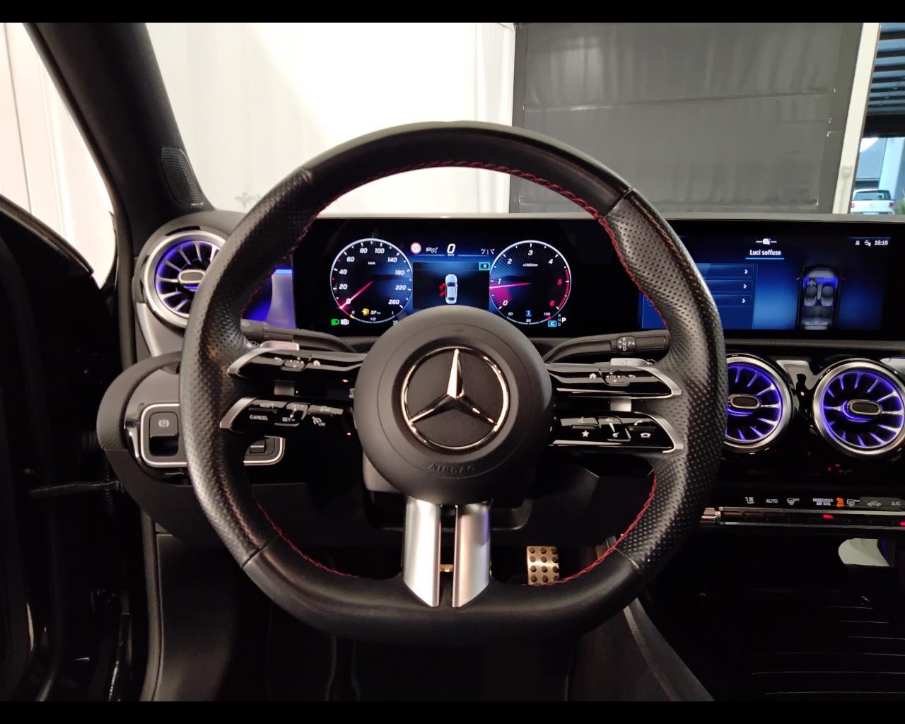 Mercedes-Benz Classe A - V177 2023 - A 180 d AMG Line Advanced Plus auto