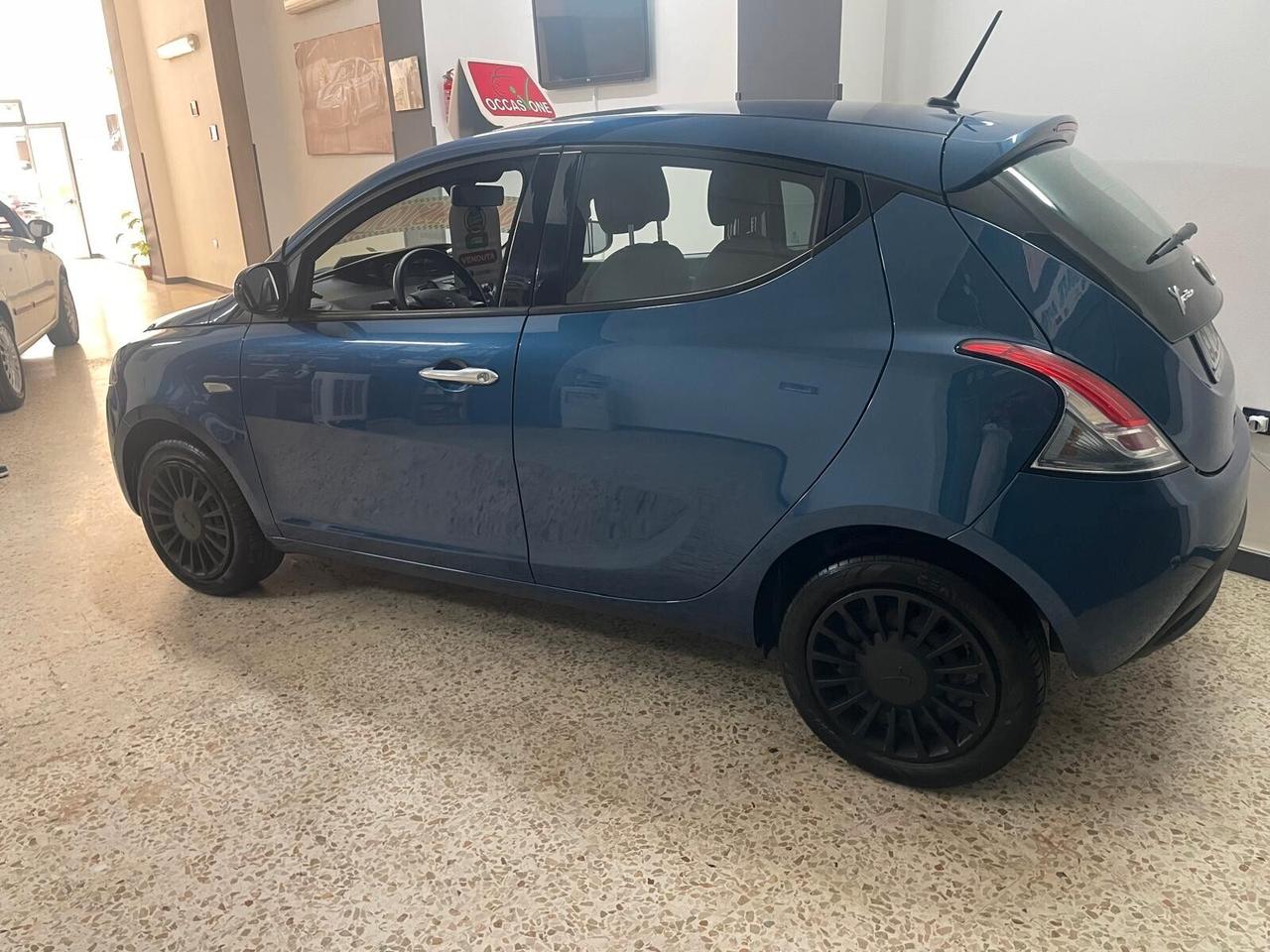 Lancia Ypsilon 1.0 FireFly 5 porte S&S Hybrid UnYca