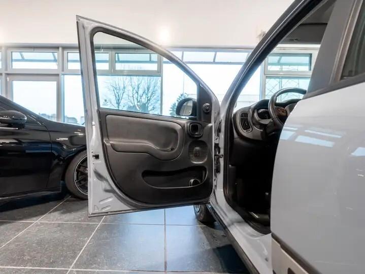 Fiat Panda Cross 1.0 FireFly Hybrid – Compatta, Robusta e Ibrida ️️