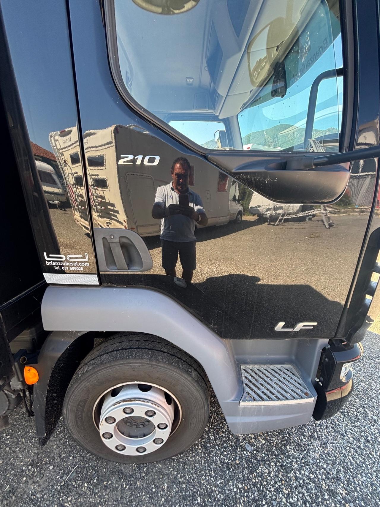 266 DAF autocarro del 2021 in saldo