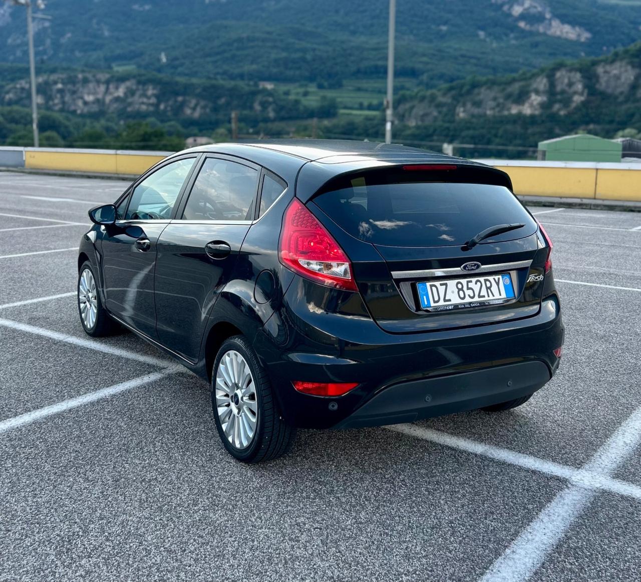Ford Fiesta Titanium 1.2 82CV 5 porte Neopatentati