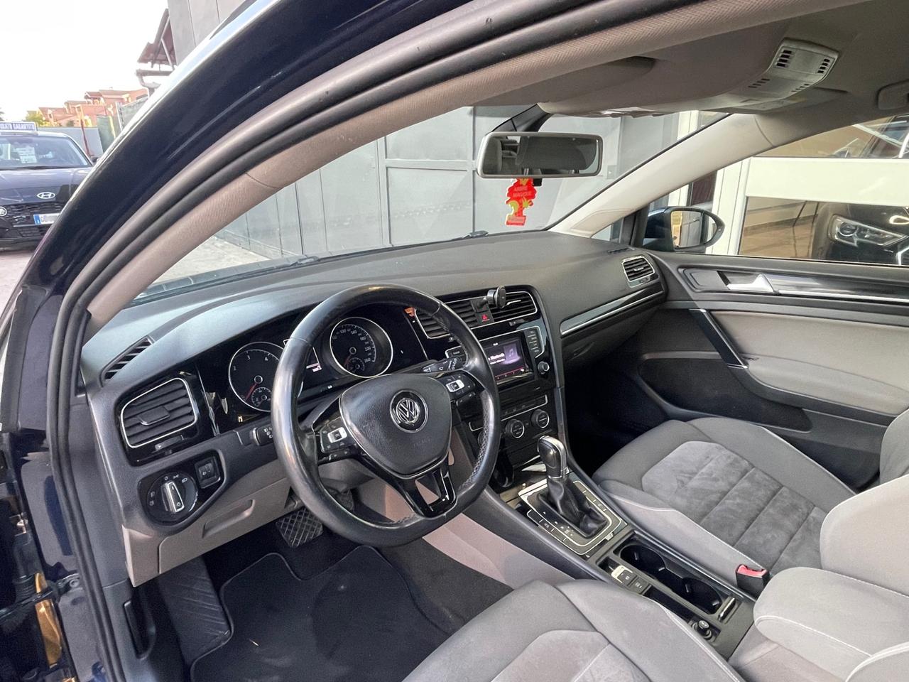 VW Golf Variant 1.6 TDI 110 cv DSG Highline