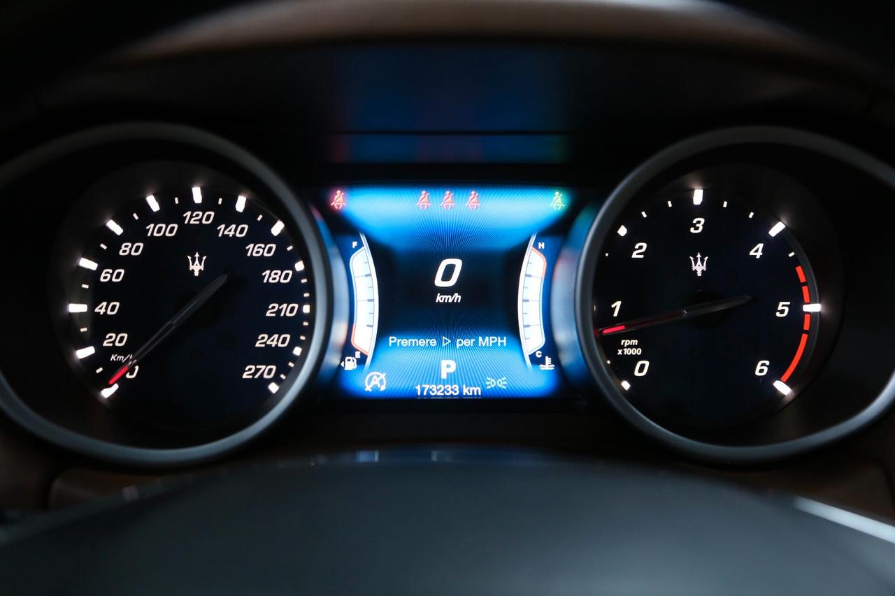 Maserati Ghibili V6 250cv Diesel auto