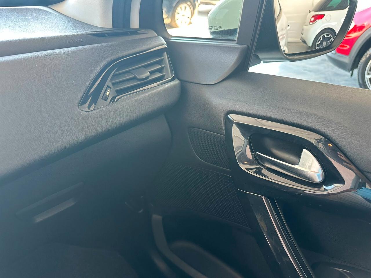 Peugeot 208 1.2 Allure 2015