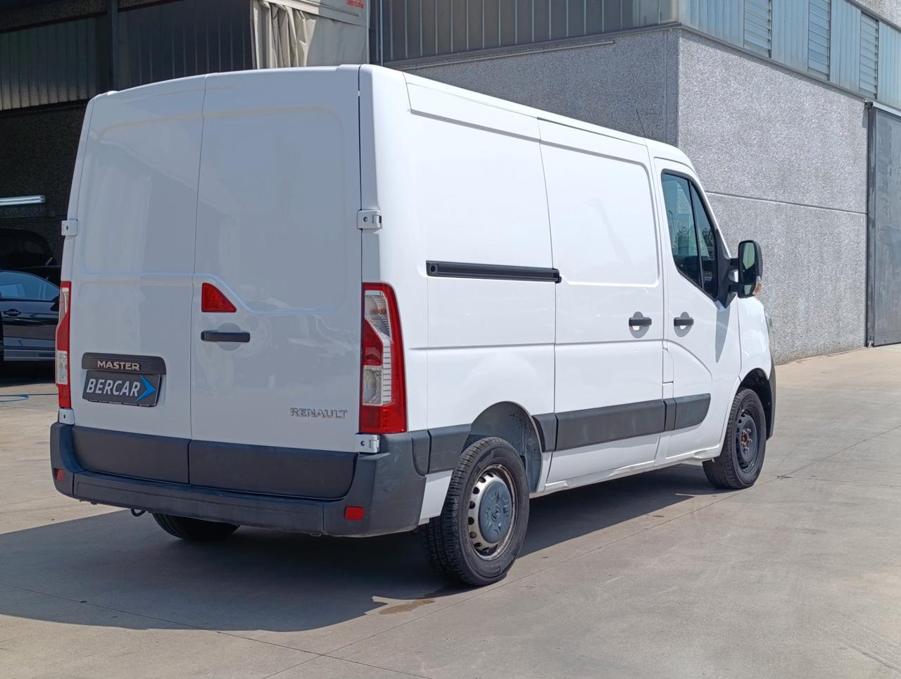 RENAULT Master T28 2.3 dci 135cv L1H1 Ice Plus