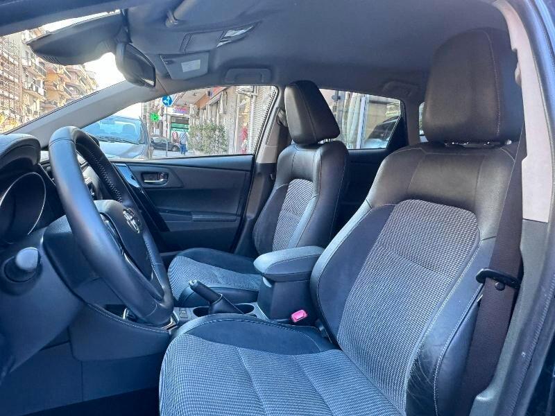 Toyota Auris 1.6 D-4D Lounge