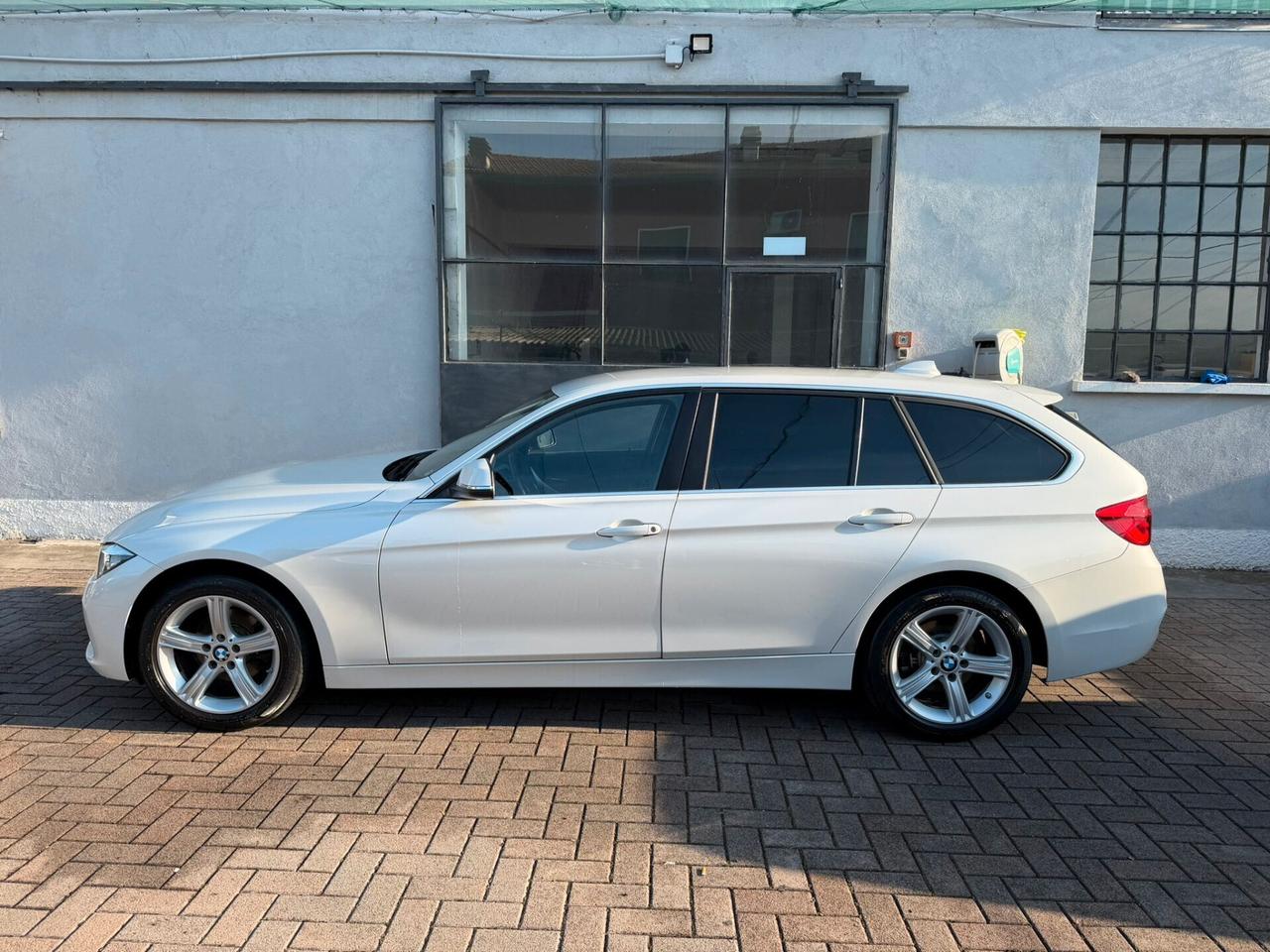 Bmw 318 318d xDrive Touring Sport