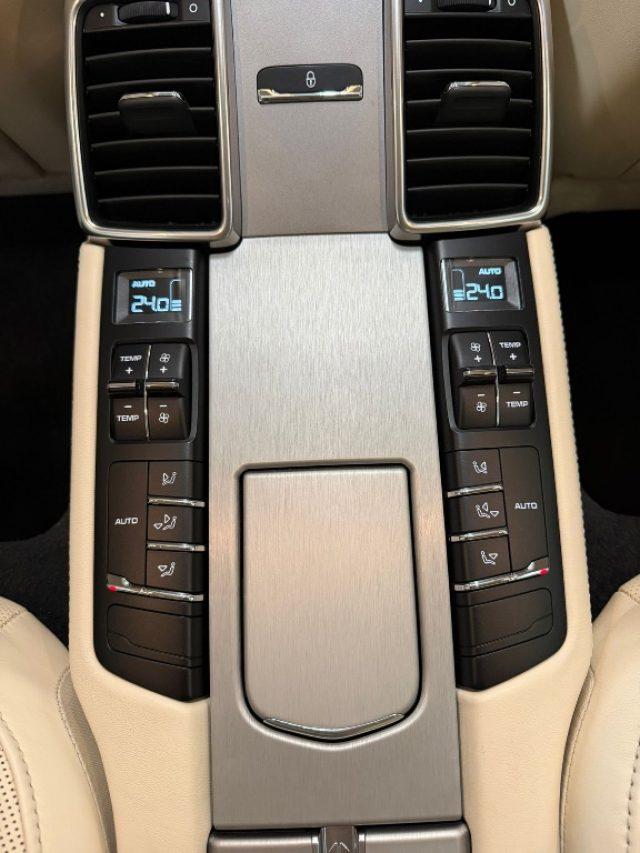 PORSCHE Panamera 3.0 Diesel // SERVICE PORSCHE//