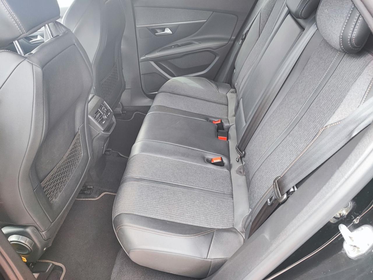 Peugeot 3008 BlueHDi 130 EAT8 GTLine-km75000-12/19