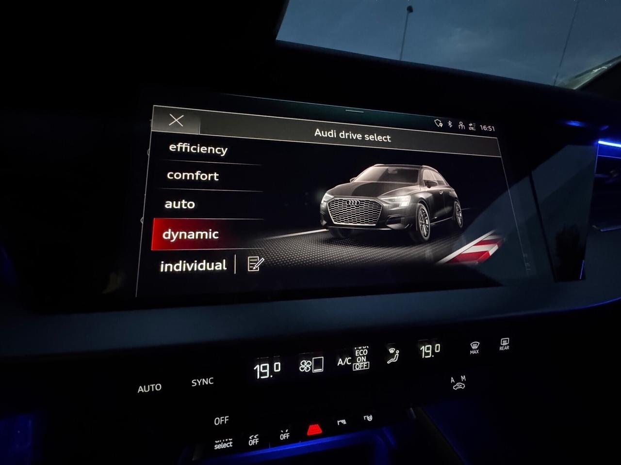 Audi A3 35 TDI Stronic Total Black led matrix