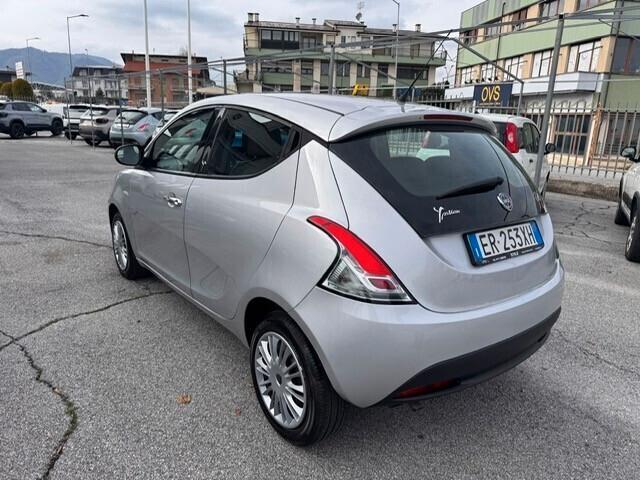 Lancia Ypsilon Silver 1.2 69 CV 5 porte Neopatentati