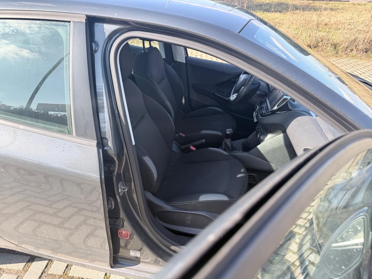 Peugeot 208 PureTech 82 5p. GPL Allure