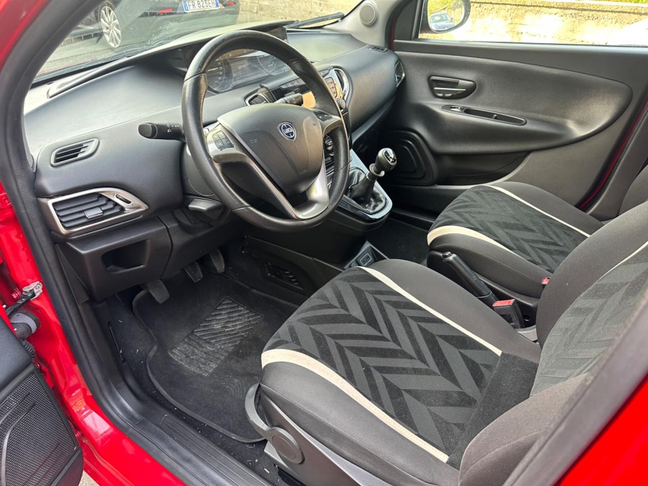 Lancia Ypsilon 1.2 69 CV 5 porte Gold