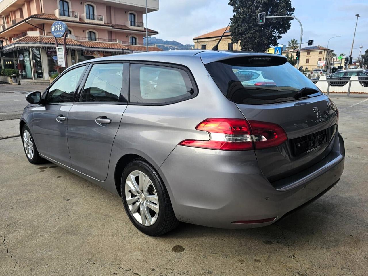Peugeot 308 BlueHDi 120 EAT6 SW Business