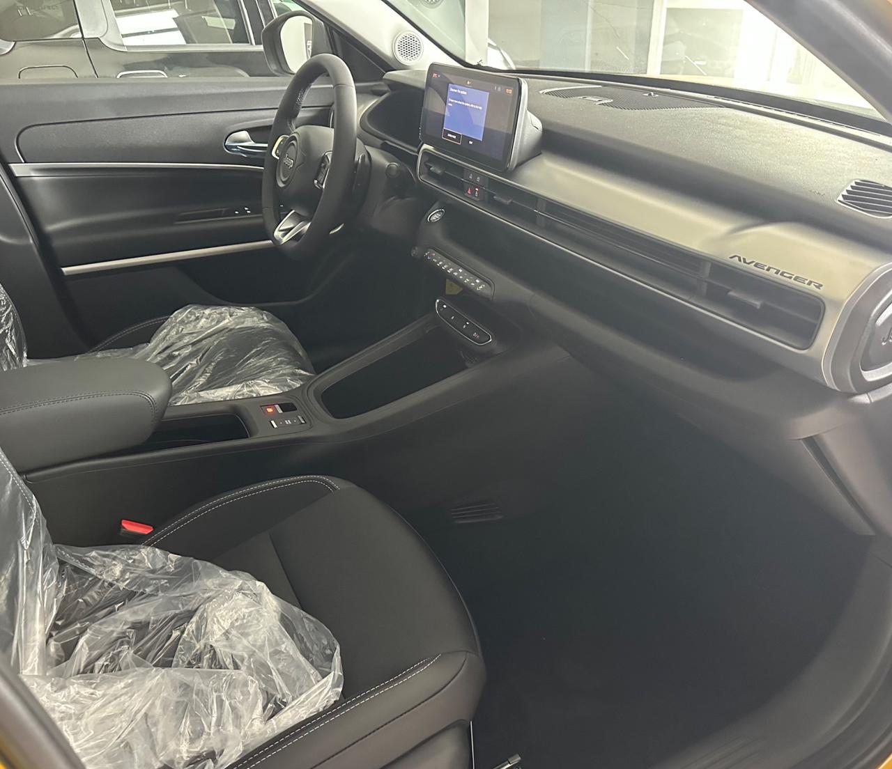 Jeep Avenger 1.2 Turbo 100 CV MHEV Summit