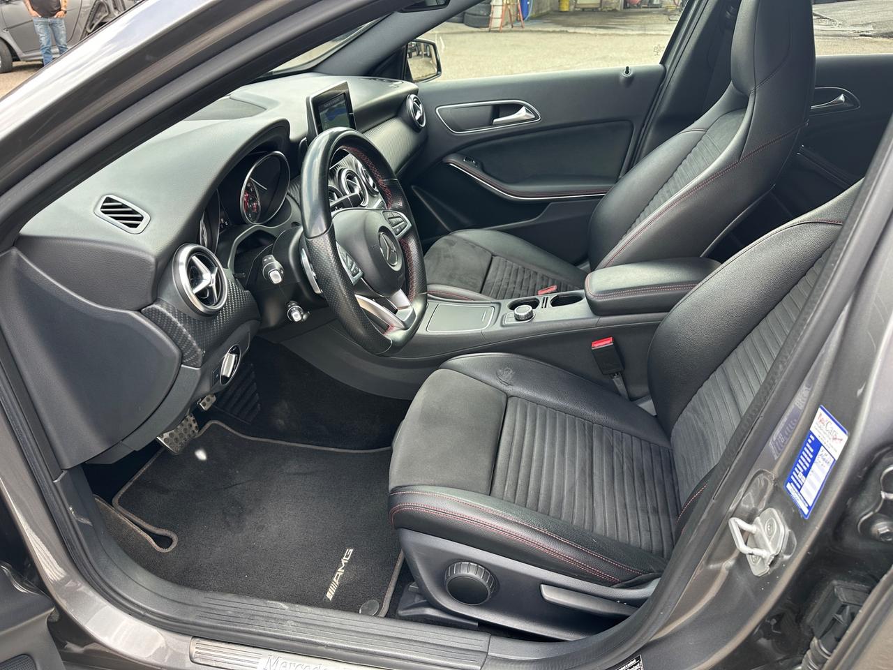 Mercedes A200d 4 matic premium amg
