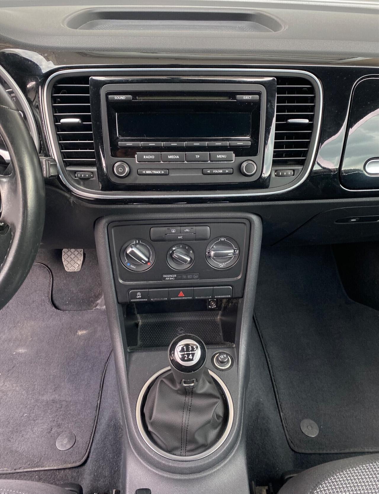 Volkswagen Maggiolino CABRIO 2.0 TDI 110cv Sport