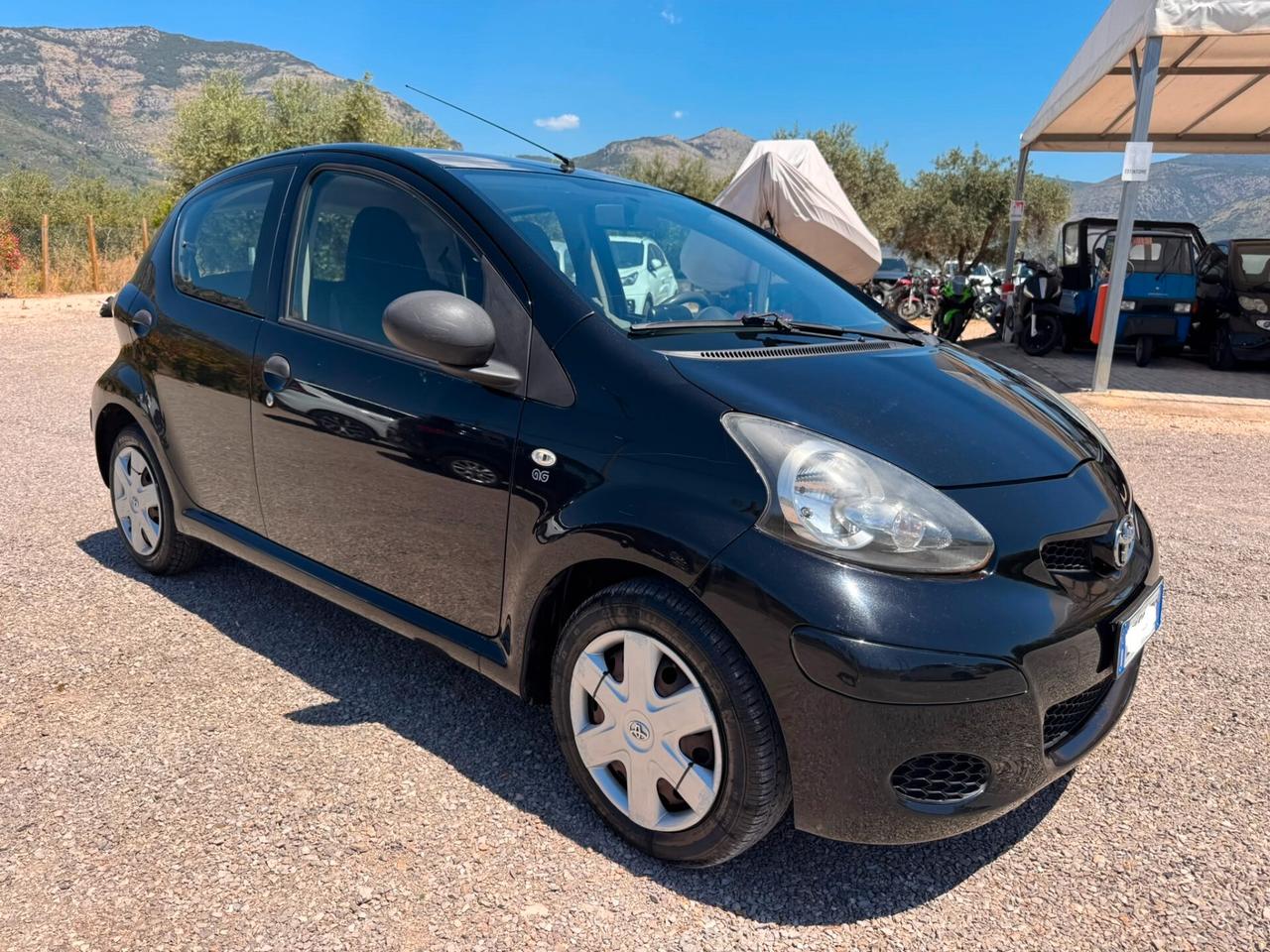 Toyota Aygo 1.0 12V VVT-i 5 porte Deep Ocean Connect
