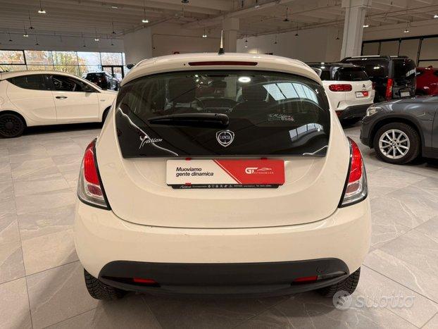 Lancia Ypsilon 0.9 TwinAir 85 CV 5 porte Metano Ec
