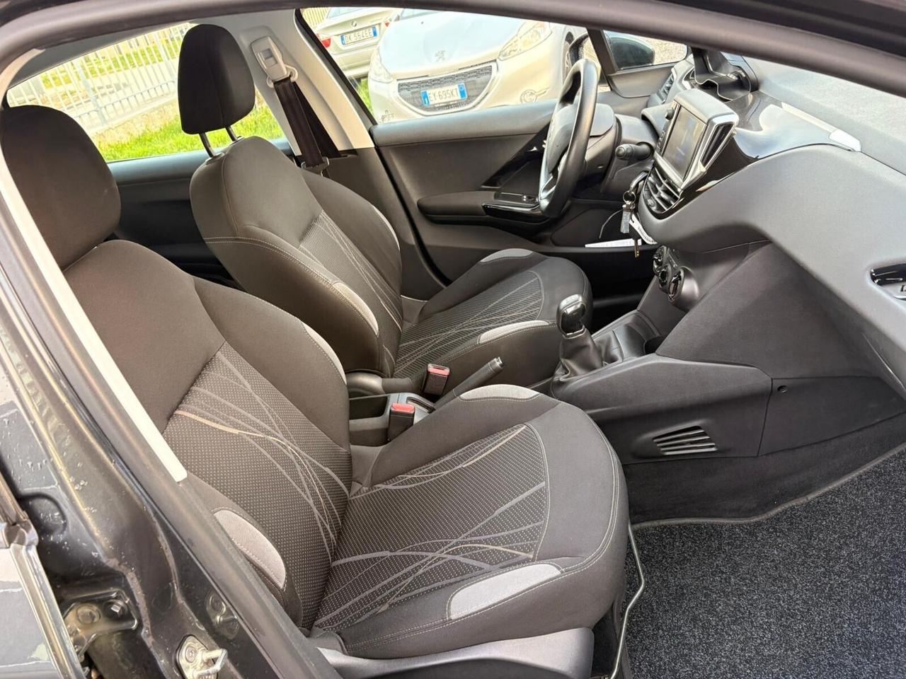 Peugeot 208 1.4 HDi 68 CV 5 porte Allure