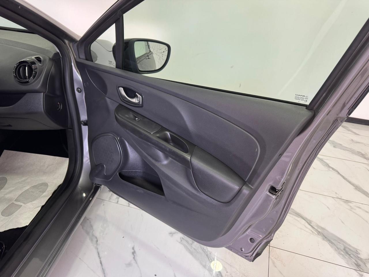 Renault Clio 1.2 75CV 5 porte GARANTITA 2017