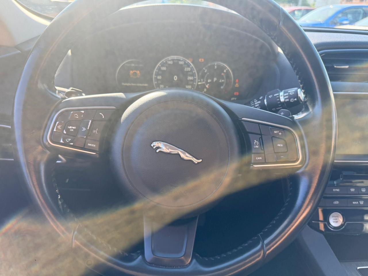 Jaguar F-Pace 2.0 D 180 CV AWD aut. Portfolio