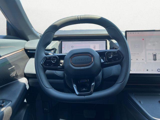 LYNK & CO 08 PHEV More