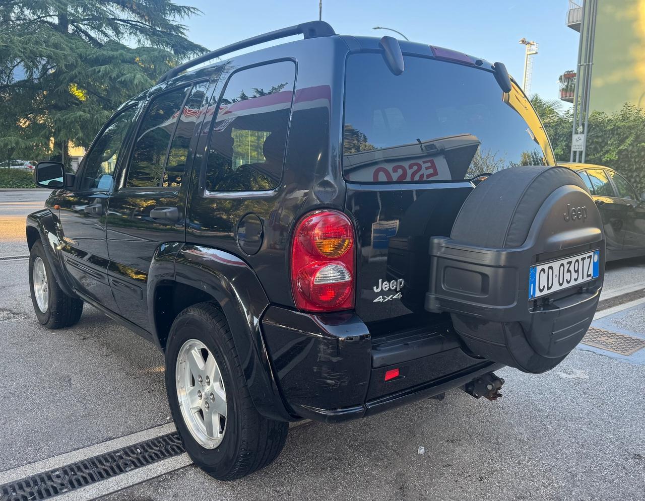 Jeep Cherokee 2.5 CRD Sport 4x4