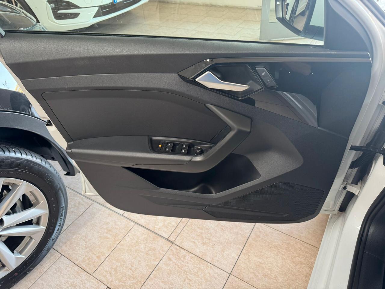 Audi A1 SPB 30 TFSI S tronic Identity Black