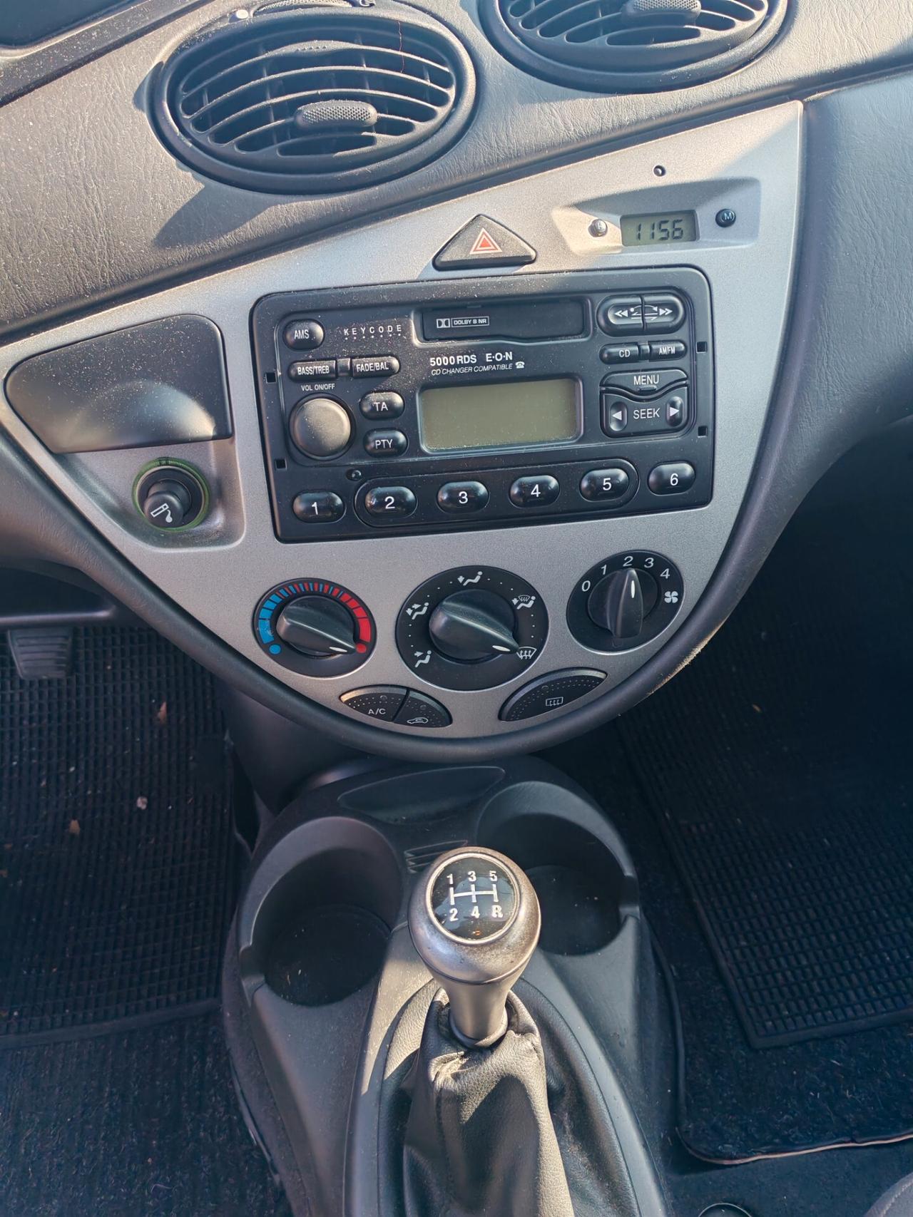 Ford Focus 1.6i 16V cat 5p.