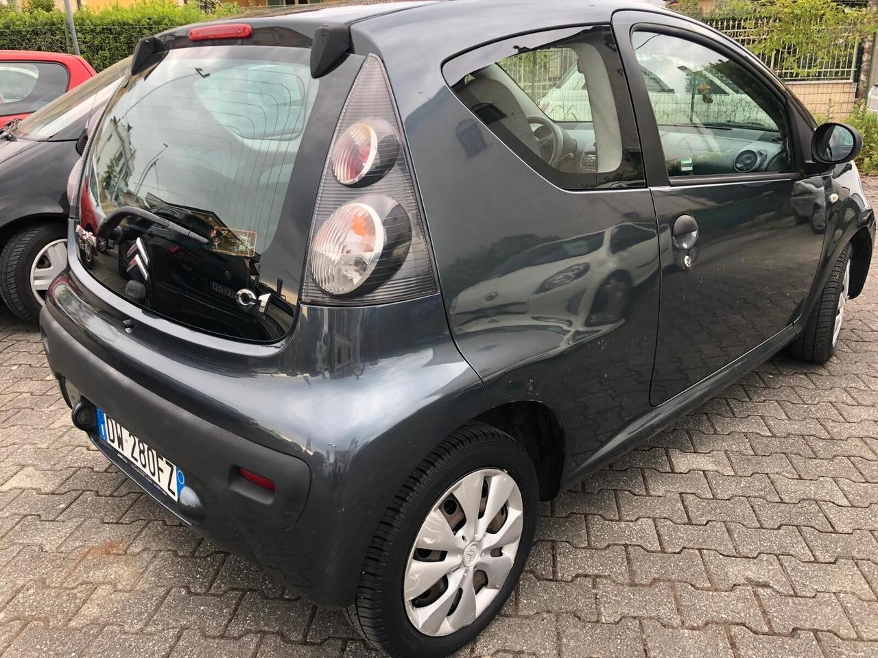 Citroen C1 1.0 3 porte ADATTA PER NEOPATENTATI CON GARANZIA 12 MESI ESTENDIBILE A PAGAMENTO FINO A 36 MESII!!!