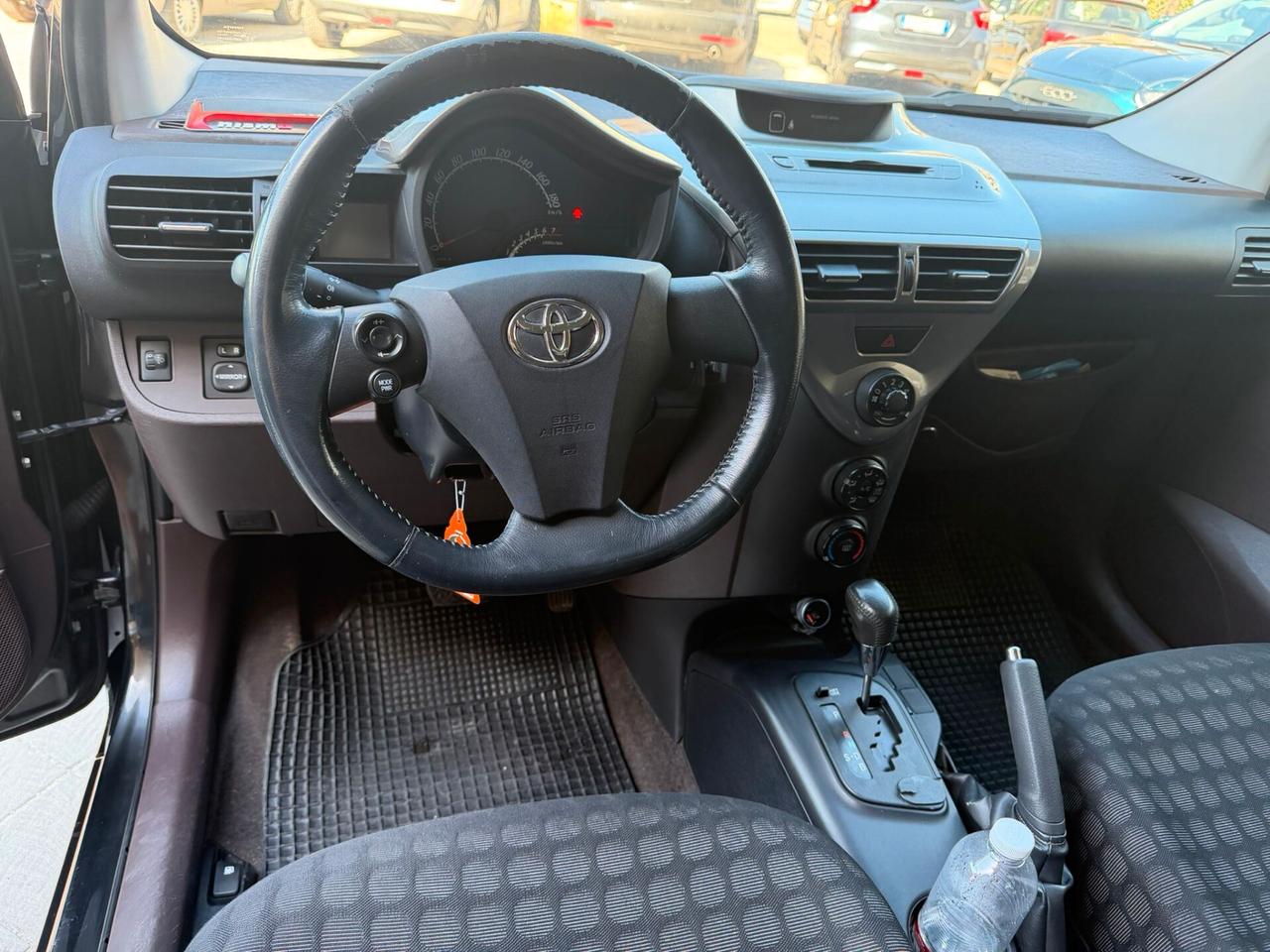 Toyota iQ super accessoriata