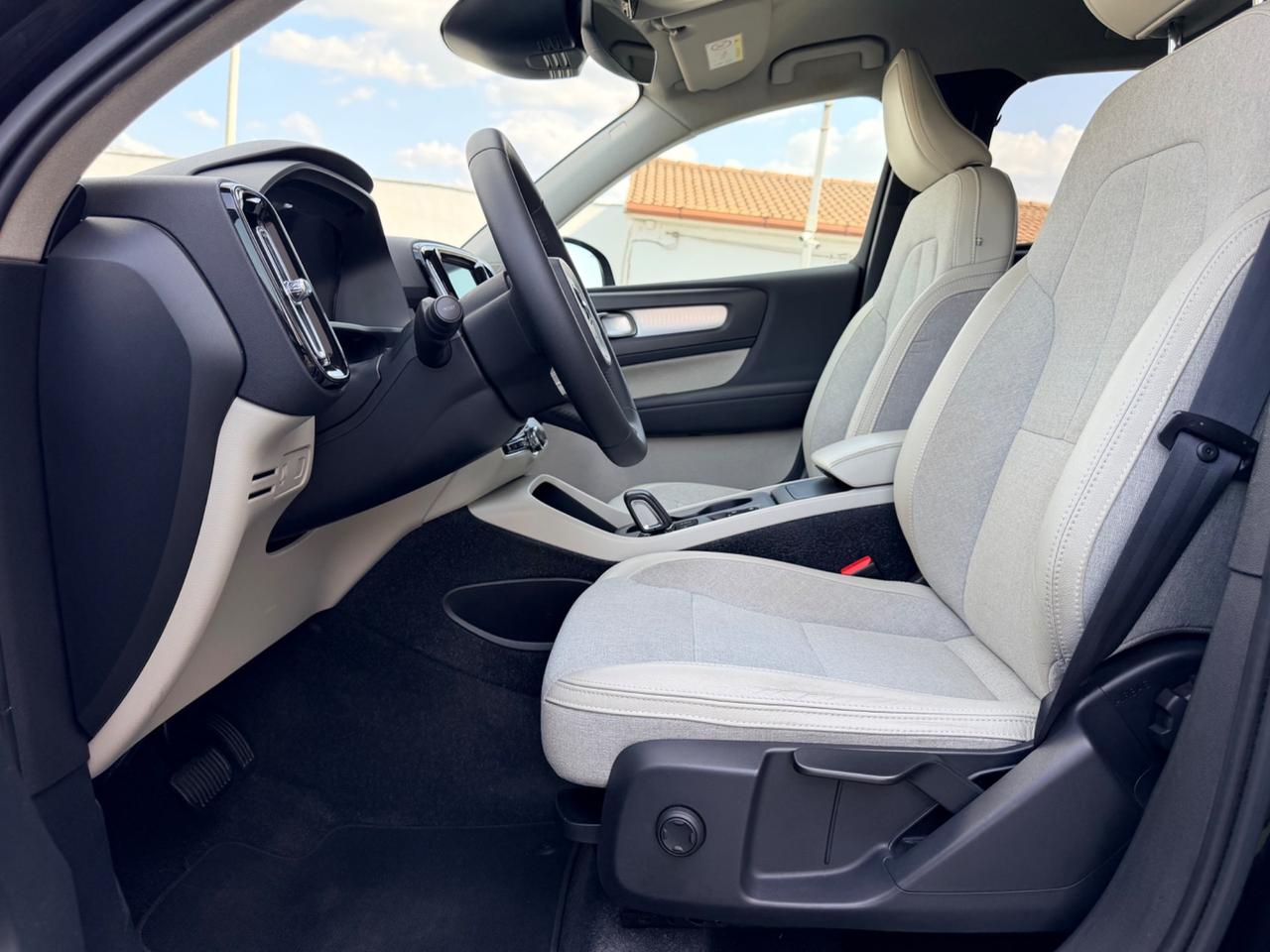 Volvo XC40 D3 AWD Geartronic Momentum in garanzia