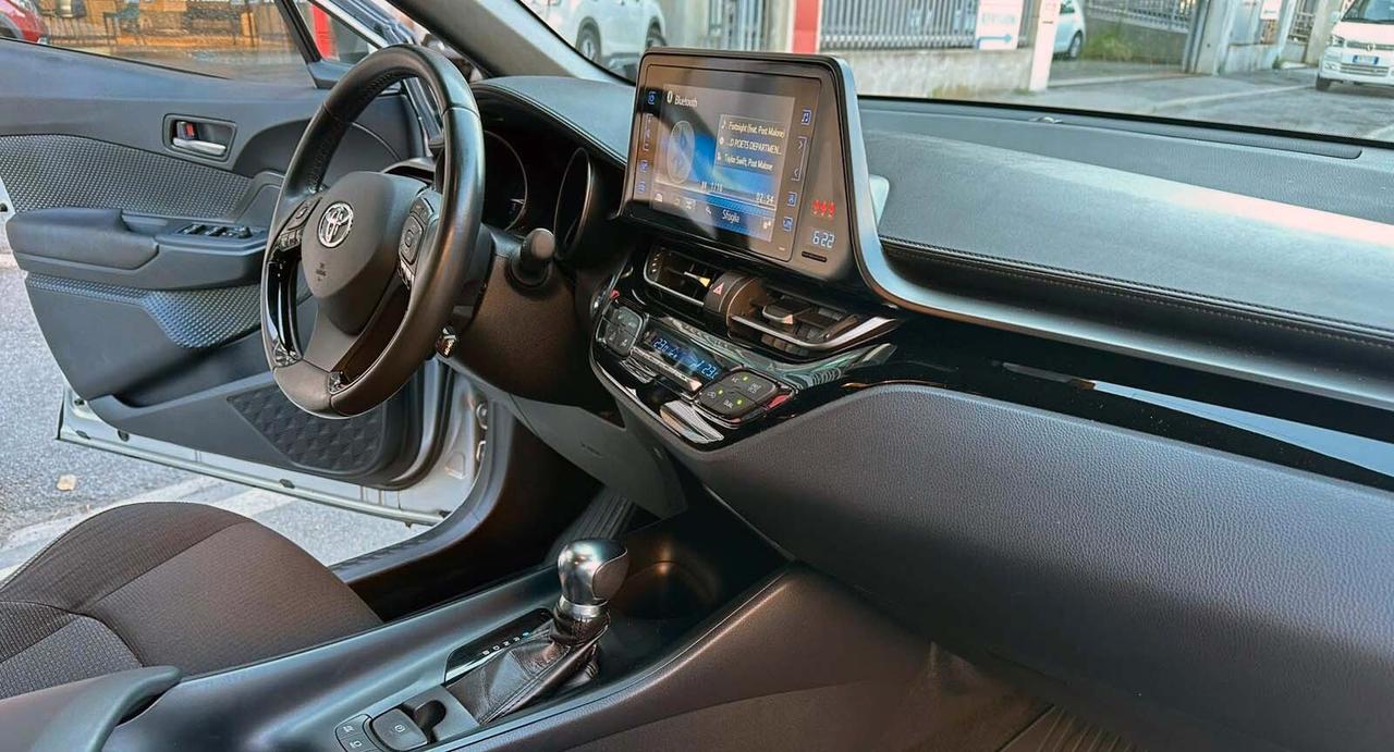 Toyota C-HR 1.8 Hybrid E-CVT Style Batterie Nuove Sempre Tagliandi Toyota