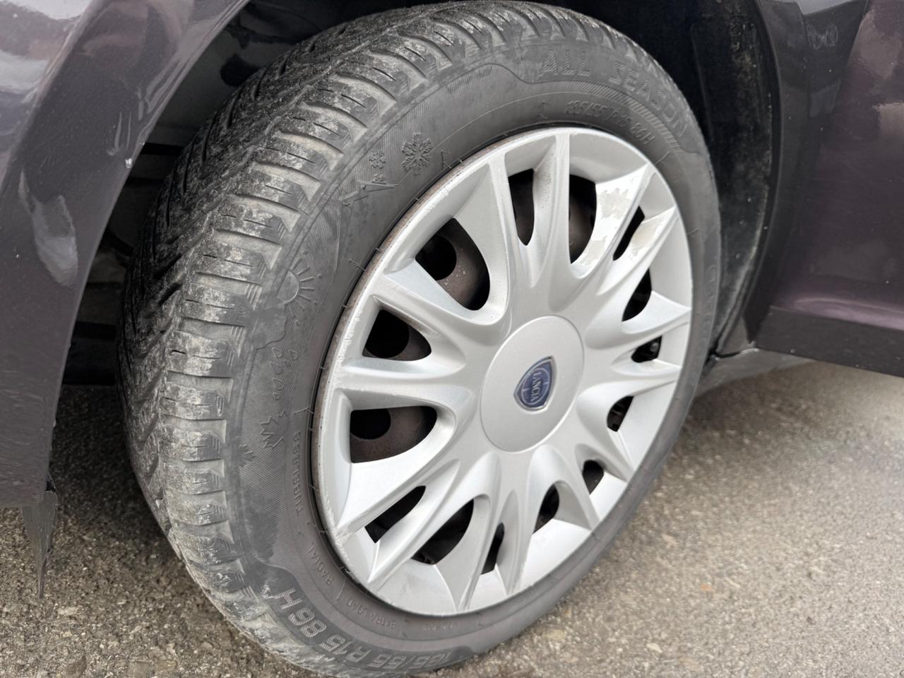 Lancia Ypsilon 1.2 69 CV 5 porte GPL Ecochic Gold