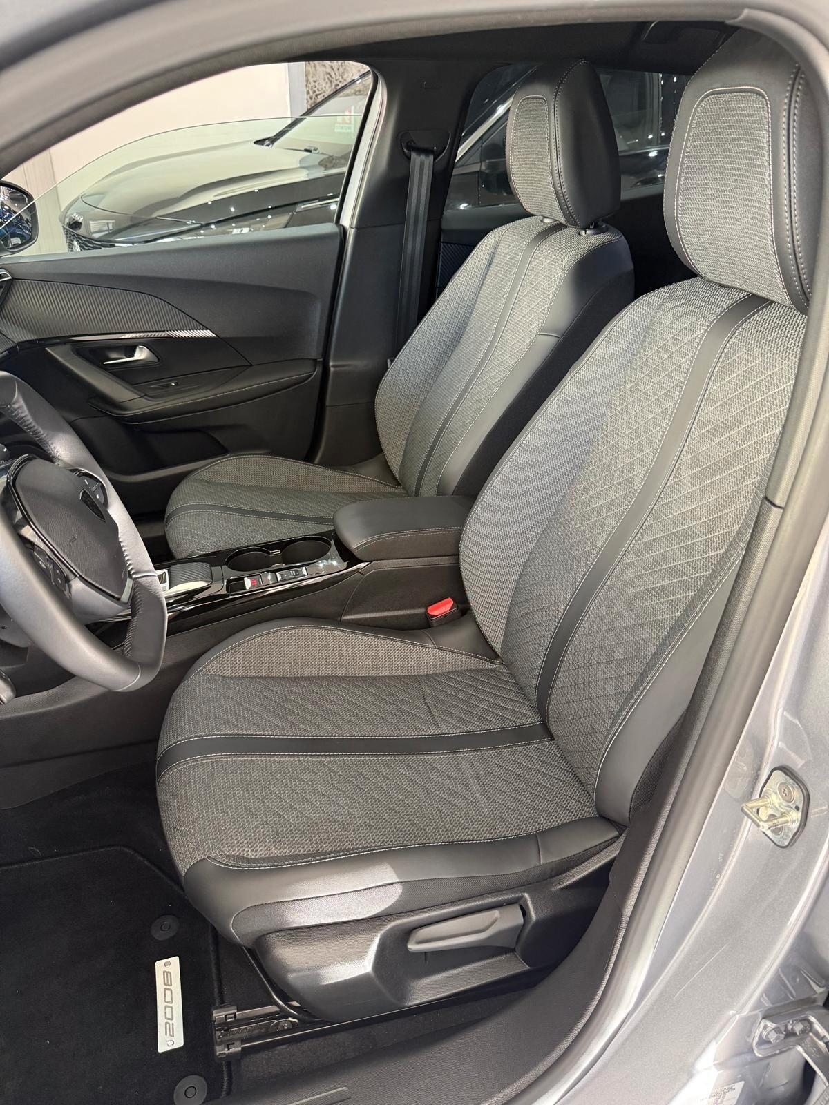 Peugeot 2008 PureTech 130 S&S EAT8 Allure