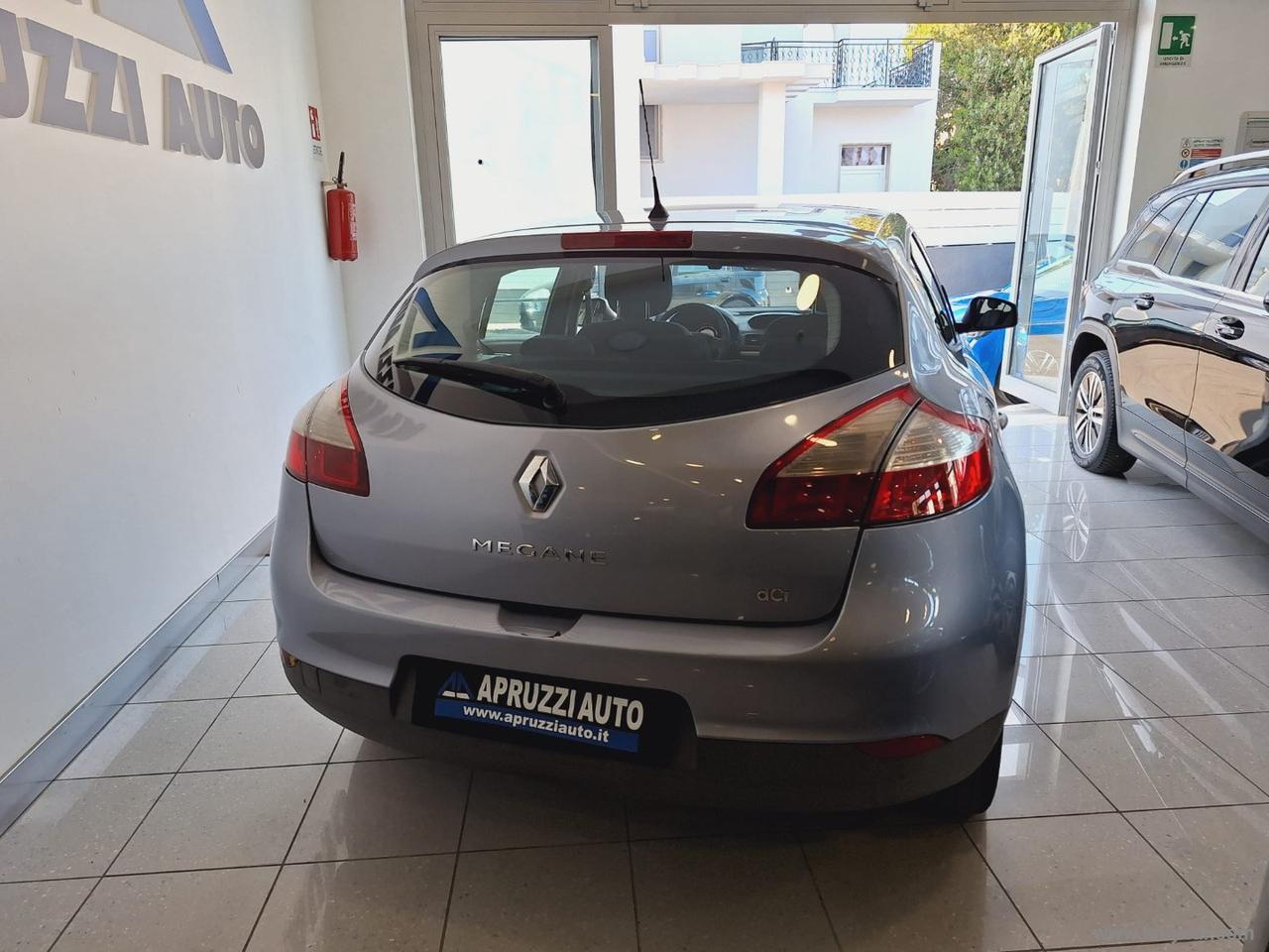 RENAULT Mégane 1.5 dCi 110 CV Dynamique