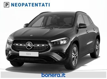 Mercedes GLA 180 180 D Progressive Advanced Plus 8G-DCT
