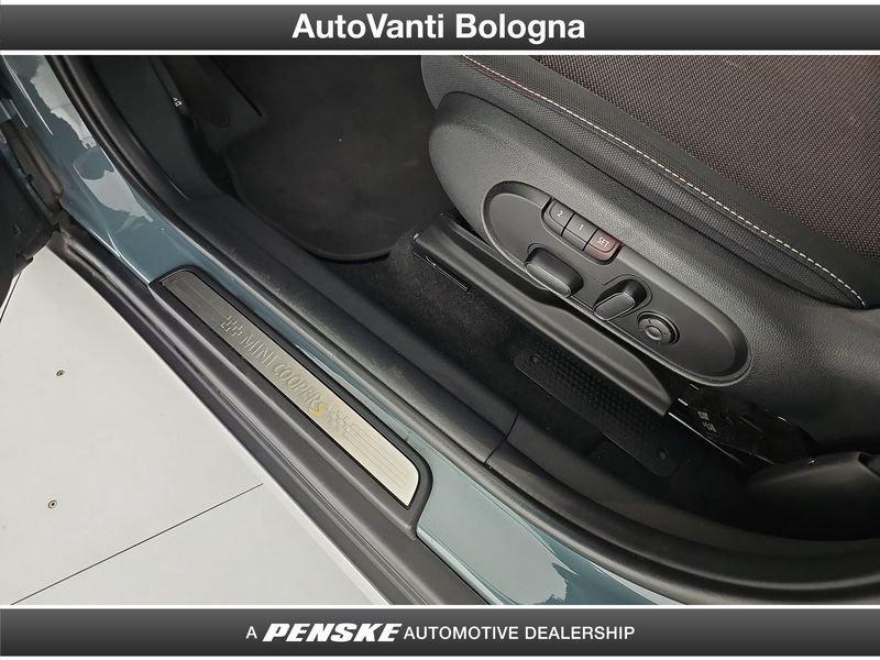 MINI Countryman Plug-In Hybrid Cooper S E Classic 4WD automatica