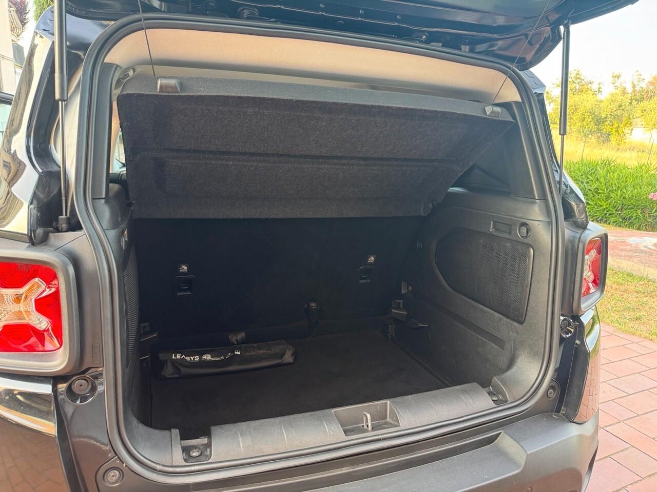Jeep Renegade 1.6 Mjt TOTAL BLACK soli 72000 KM da 180mese