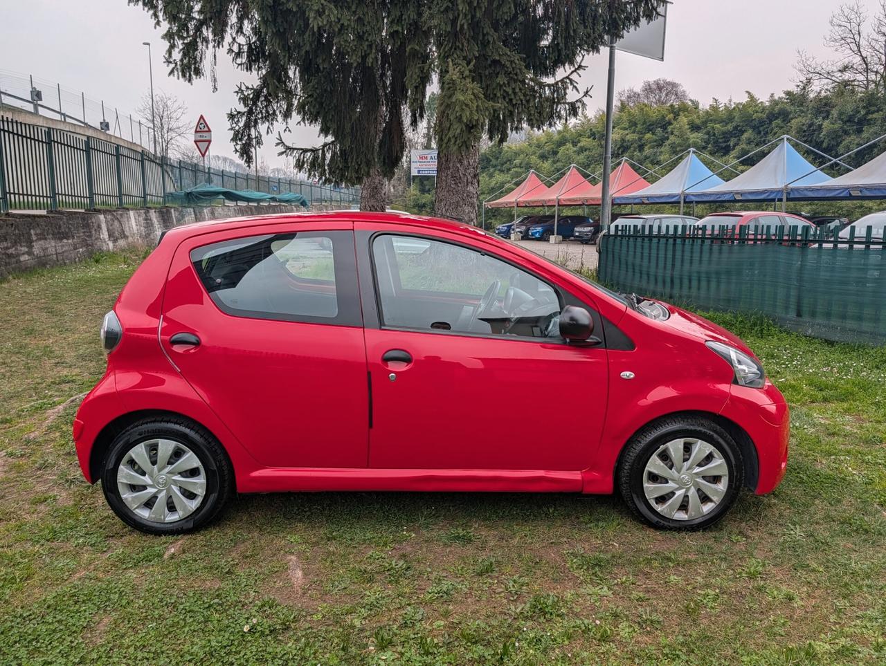Toyota Aygo 1.0 12V VVT-i 5 porte Lounge UNICO PROPRIETARIO TAGL. CERT.