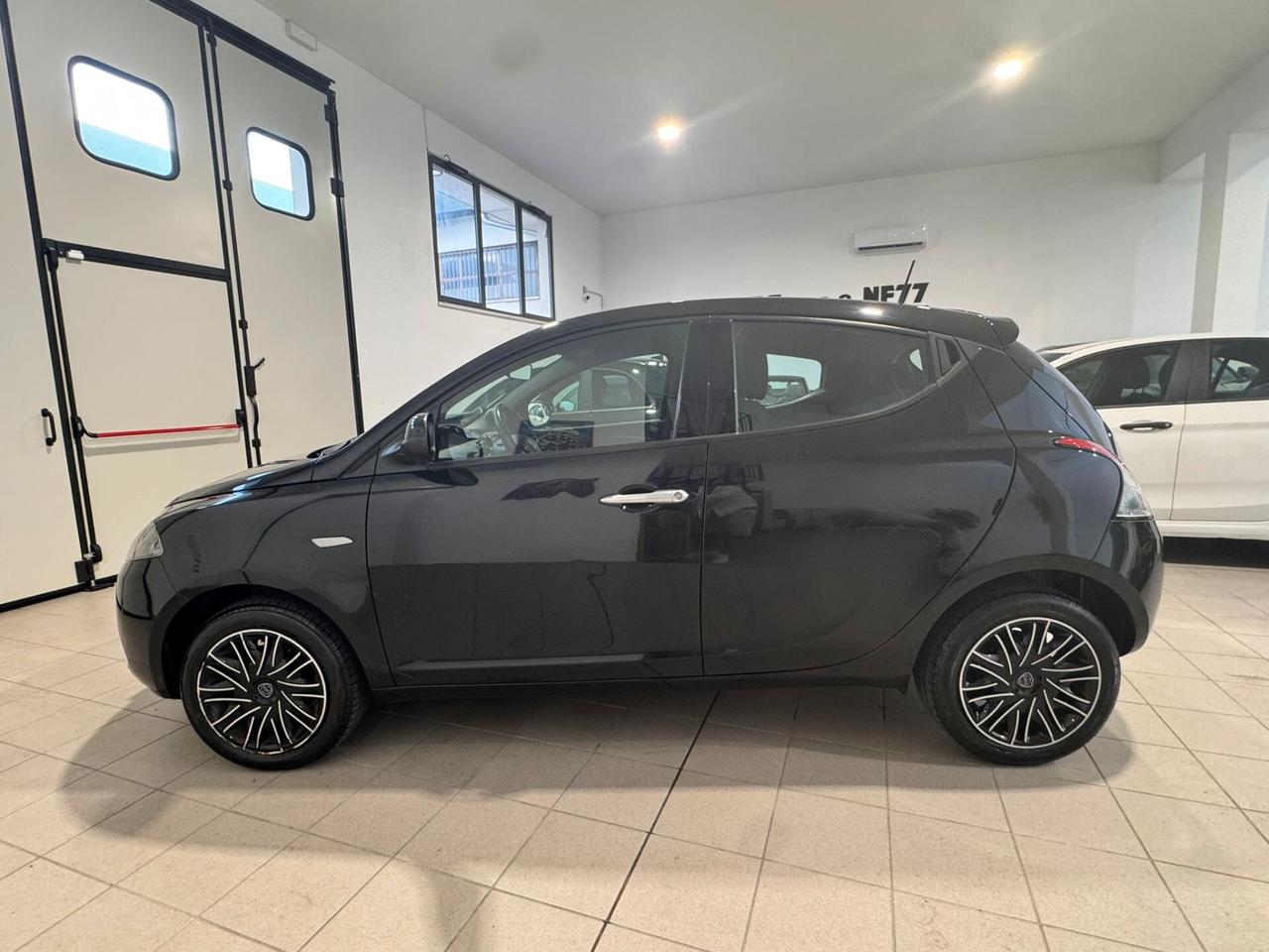 Lancia Ypsilon 1.0 FireFly 5 porte S&S Hybrid Gold