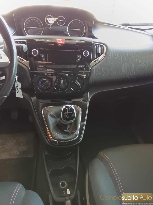 LANCIA Ypsilon 1.2 69 CV 5 porte Gold