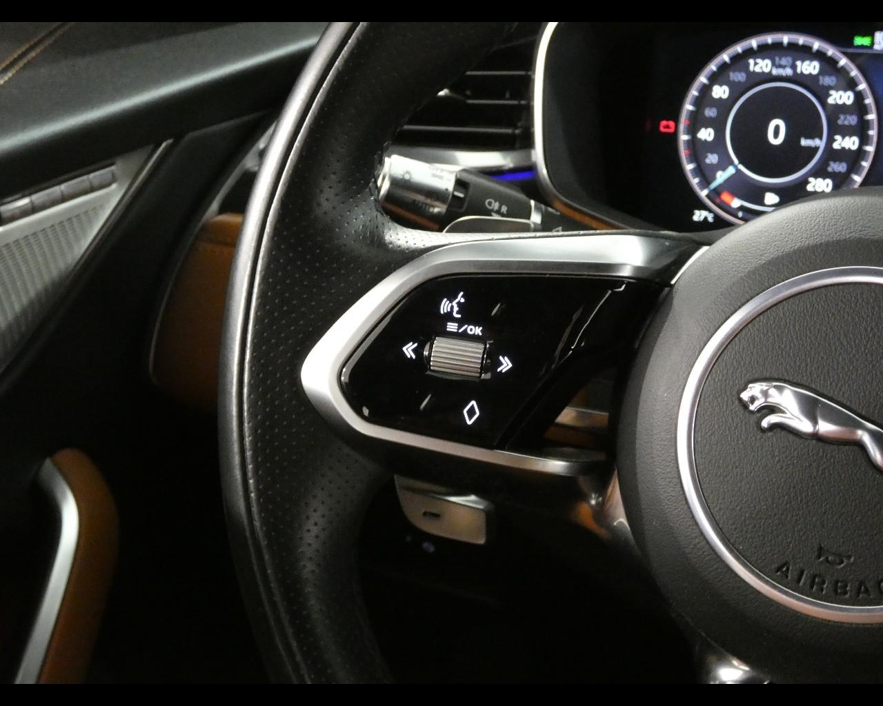 JAGUAR F-Pace (X761) - F-Pace 2.0 250 CV AWD aut. R-Dynamic SE